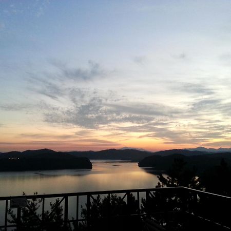 Asia Lakeside Hotel Jinju Exteriör bild