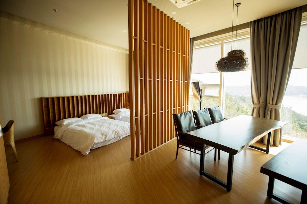 Asia Lakeside Hotel Jinju Exteriör bild