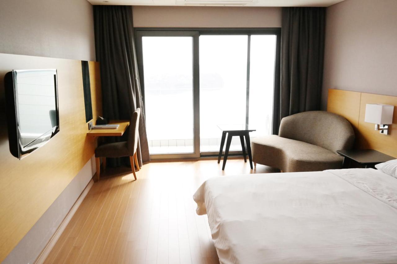 Asia Lakeside Hotel Jinju Exteriör bild